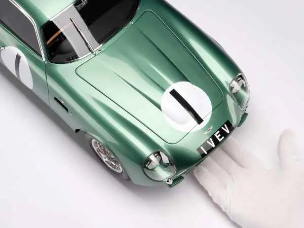 Aston Martin DB4 GT Zagato 1:8 Scale Model 1961