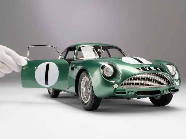 Aston Martin DB4 GT Zagato 1:8 Scale Model 1961