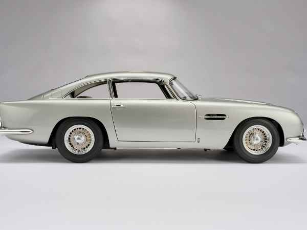 Aston Martin DB5 Vantage 1:8 Scale Model