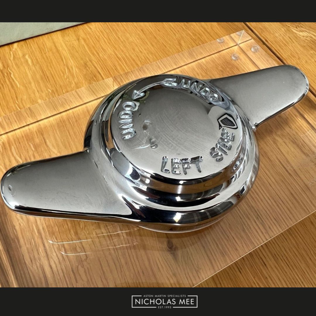 Aston Martin DB5 ホイールスピナー オーナメント Aston Martin DB5 Wheelspinner Paperweight | Gifts