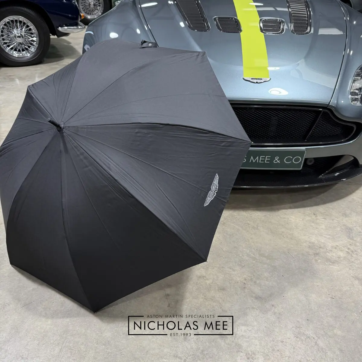 アストンマーティン　純正　車載　傘　アンブレラ ASTON MMARTIN Official Goods ~Umbrella~ | M.AUTO astonmartin